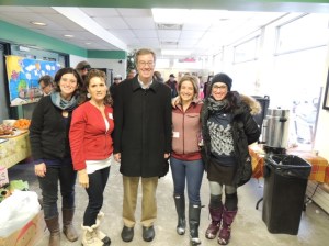Winter Carnival Organizers Geri Blinick, Christine Aubry and Catherine Fortin-LeFaivre flank Mayor Jim Watson with Sandy Hill Seen's Jennifer Cavanagh